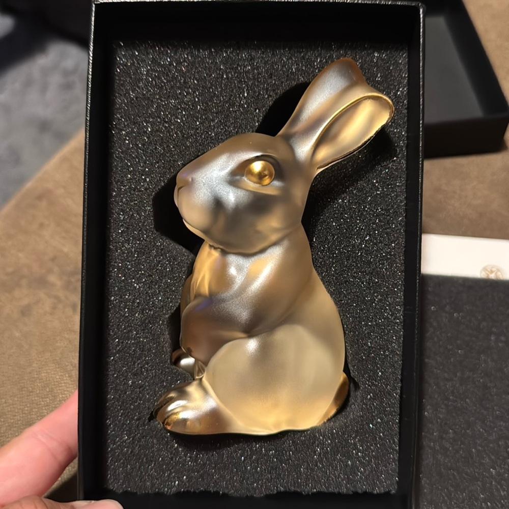 TOULOUSE RABBIT SCULPTURE
GOLD LUSTER CRYSTAL